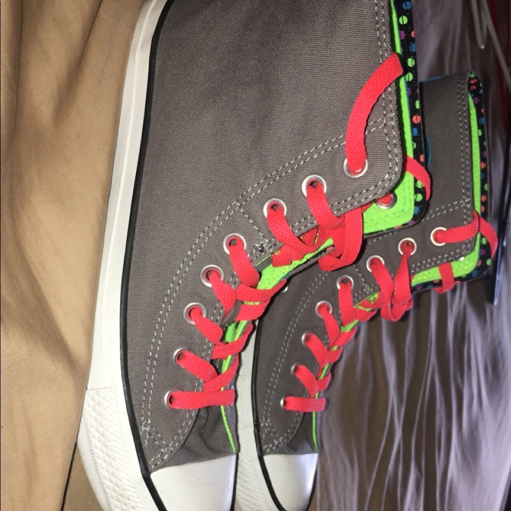 Converse - Picture 3 of 3